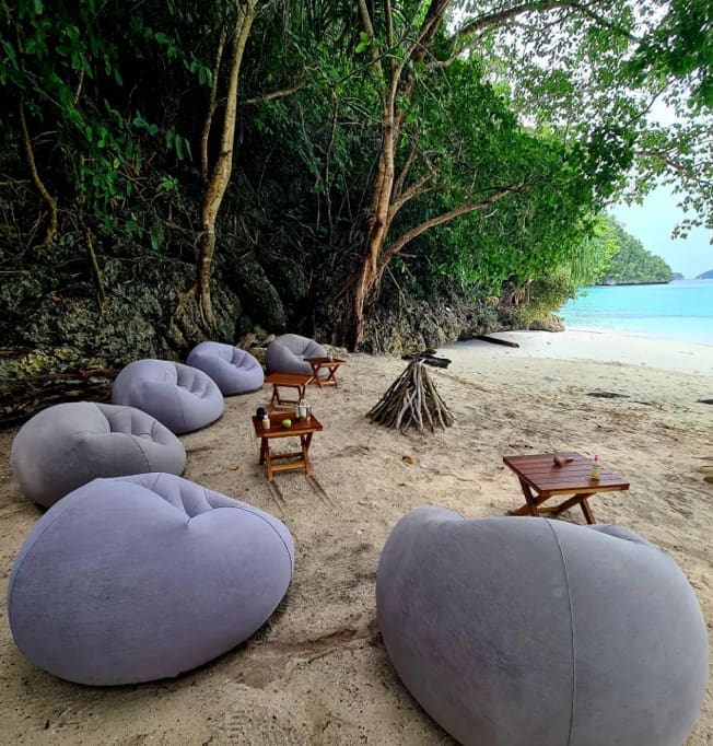 Anne Bonny Toys and Equipments