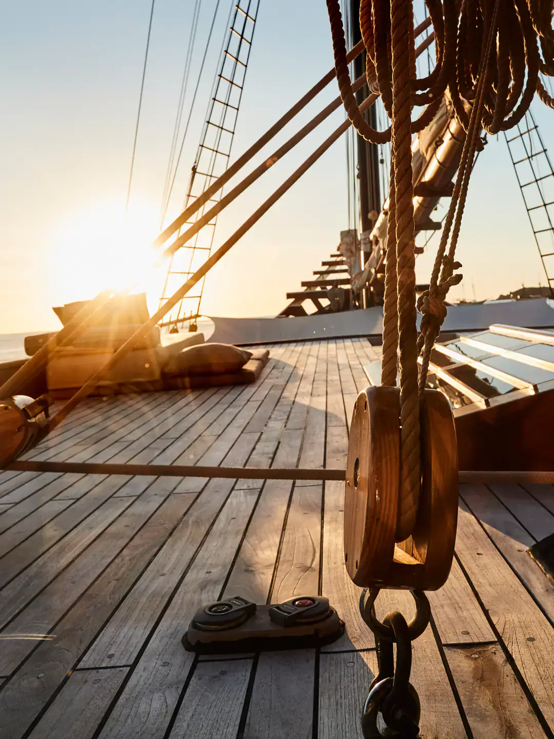 amandira-indonesia-a-sundeck-at-sunset-high-res-14310