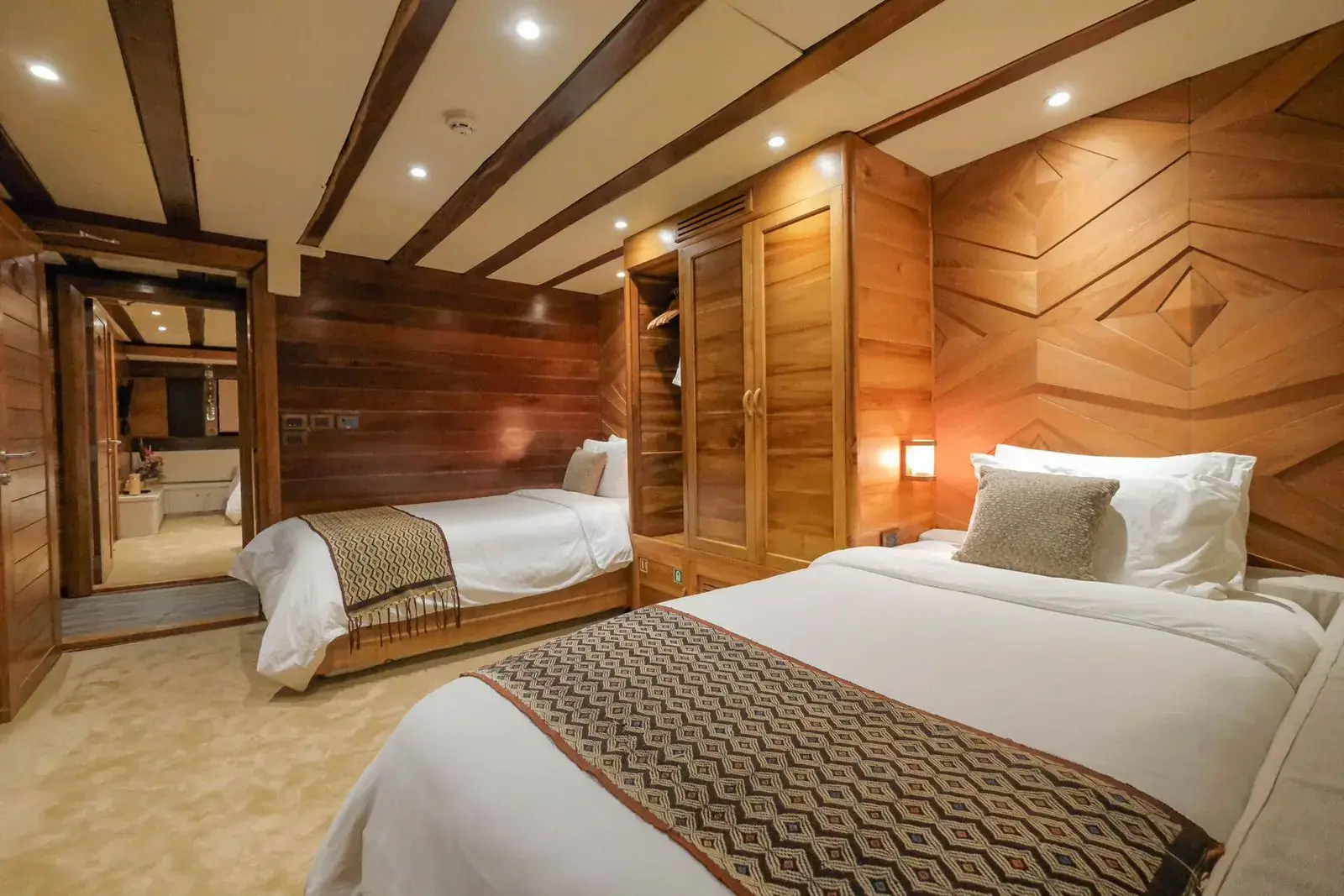 Guest cabin onboard Lamima