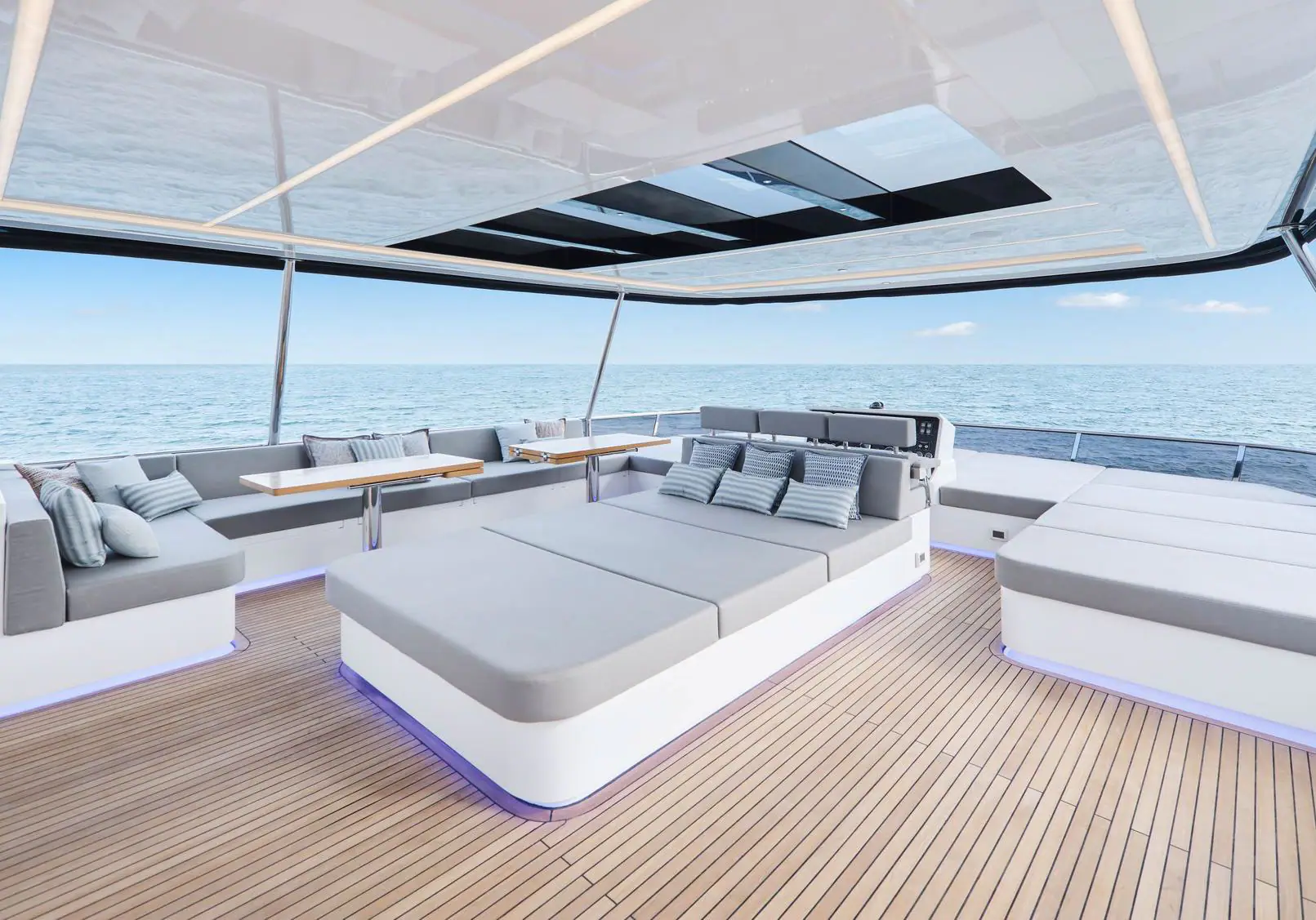 Tabula Rasa lounge deck